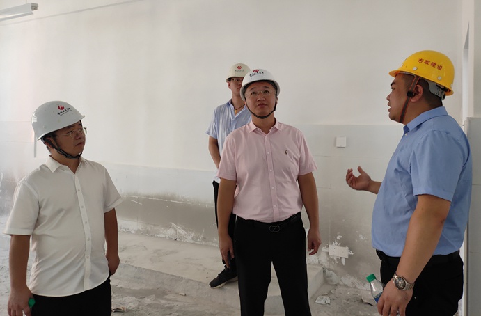 凯时最新官方APP王海龙进贤县基础教育提升改造工程检查指导6911.jpg
